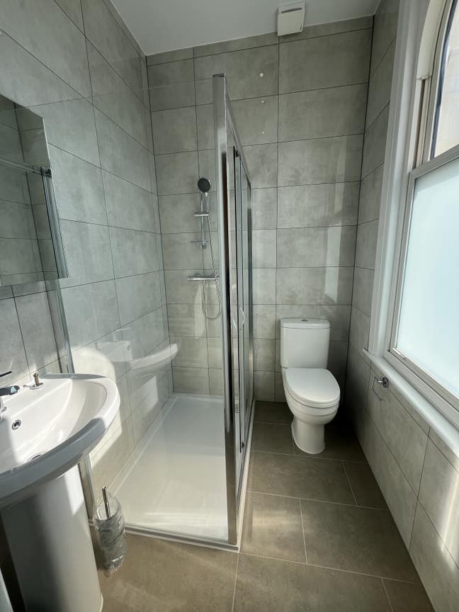 Modern Spacious Studio Room Available Main Photo