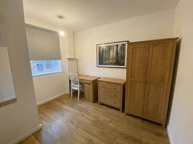 Bright Ground Room in Modern Pro House - Parking Main Photo