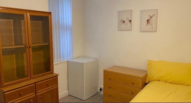 Calm and quite houseshare Main Photo