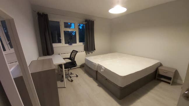 Large double room available in East Grinstead. Main Photo