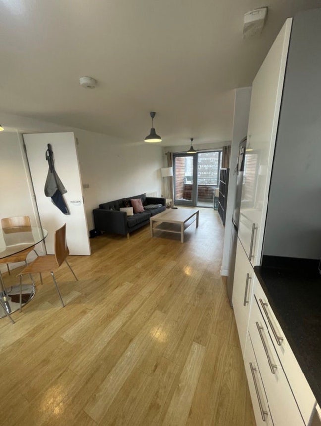 Double room in South Hackney flat with balcony Main Photo