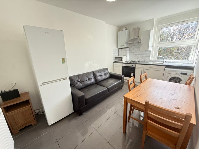Newly Refurbished  2 Bed Flat New Cross Main Photo