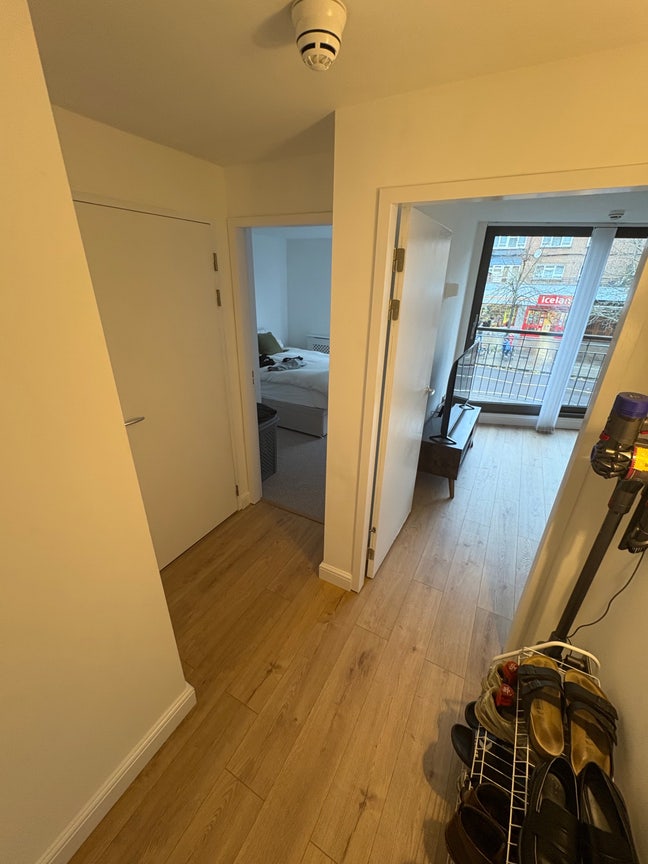 Newly renovated flat in Stockwell - 3 month let  Main Photo