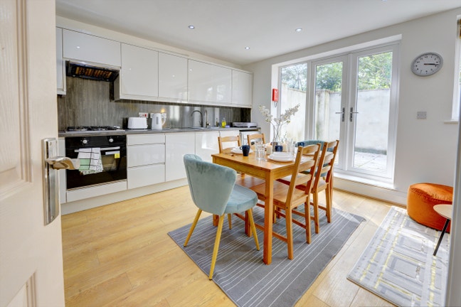 Off-Suite Double Room – Available Now Main Photo