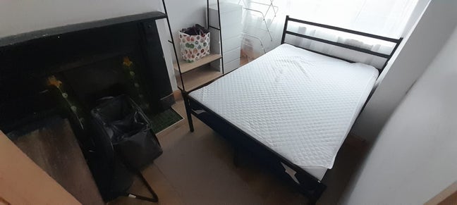  1 Good size furnished double room  Main Photo