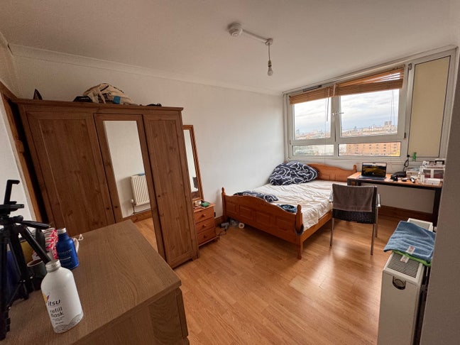 Double bedroom near zone 1 Main Photo