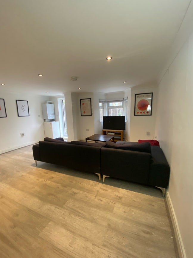 Lower Clapton room with Garden. £1000 PCM  Main Photo