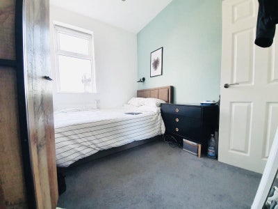 &pound;650 En Suite Double Room  Main Photo