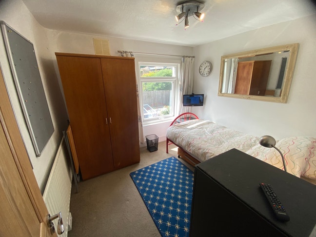 Zone2 Lewisham Station 7 minutes £135pw Main Photo