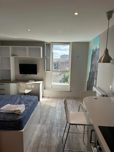 Student apartment close to Main library of UOE Main Photo