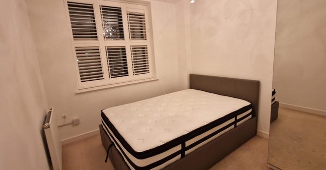 Spacious double bedroom in a modern 2-bed flat  Main Photo