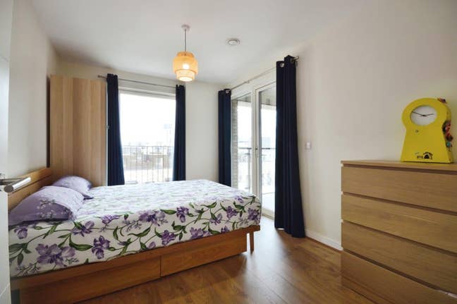 Modern bedroom in Shoreditch Main Photo