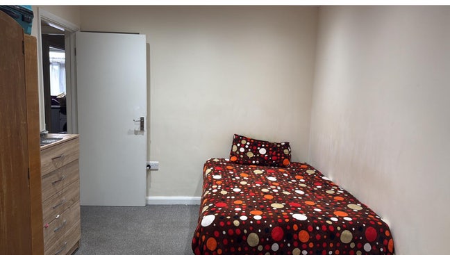 Room for rent Main Photo