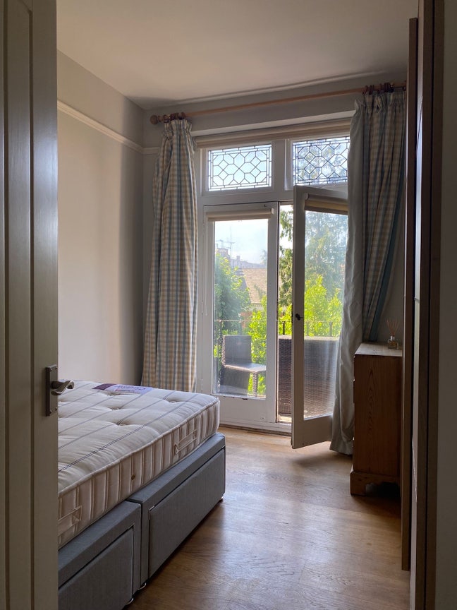 Clapham South Double Room Main Photo