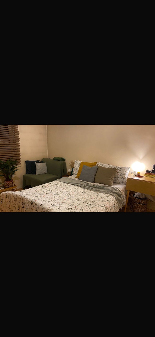 Looking for a female flatmate to sublet my room Main Photo