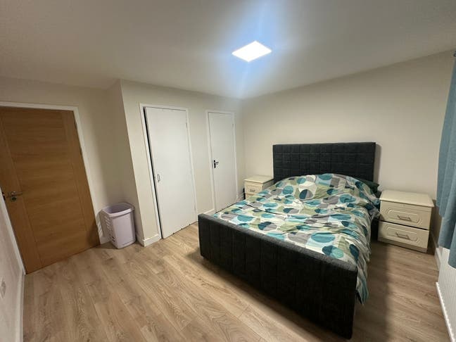 3 bed recently refurbished semi-detached house.  Main Photo