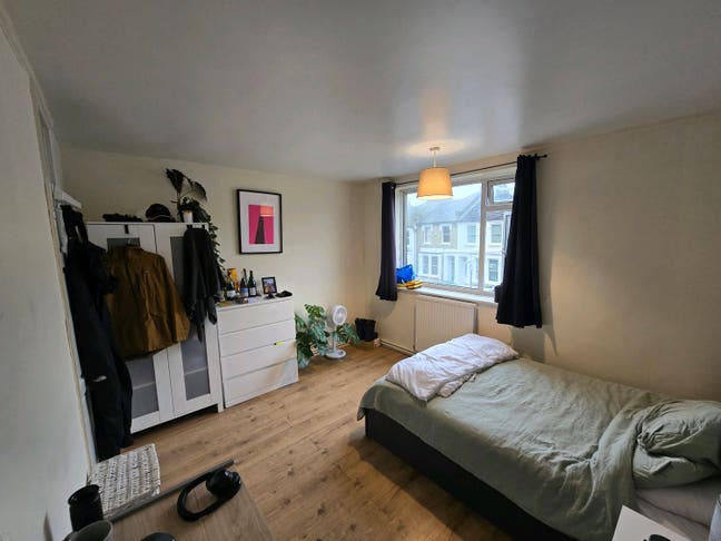 Large Room off Stoke Newington Church St  Main Photo