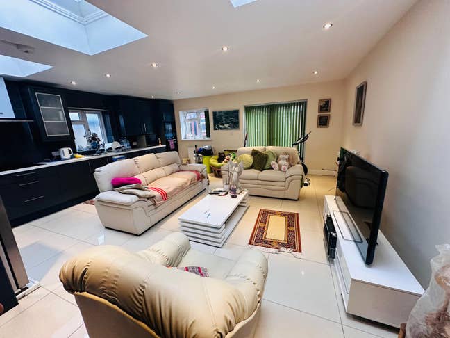 Double Room for Single - Feltham - £750 inc Bills Main Photo