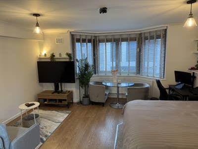 Tower Bridge Studio - Tenancy Takeover Main Photo