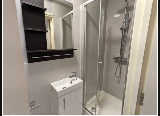 Single Cosy Studio Flat Harlesden NW10 (Leo)  Main Photo