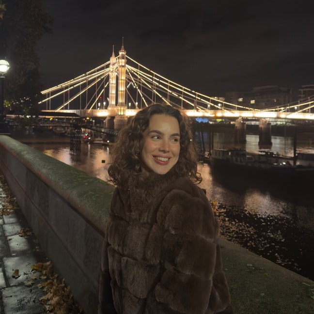 I am a 27-year-old professional female lookin... Main Photo