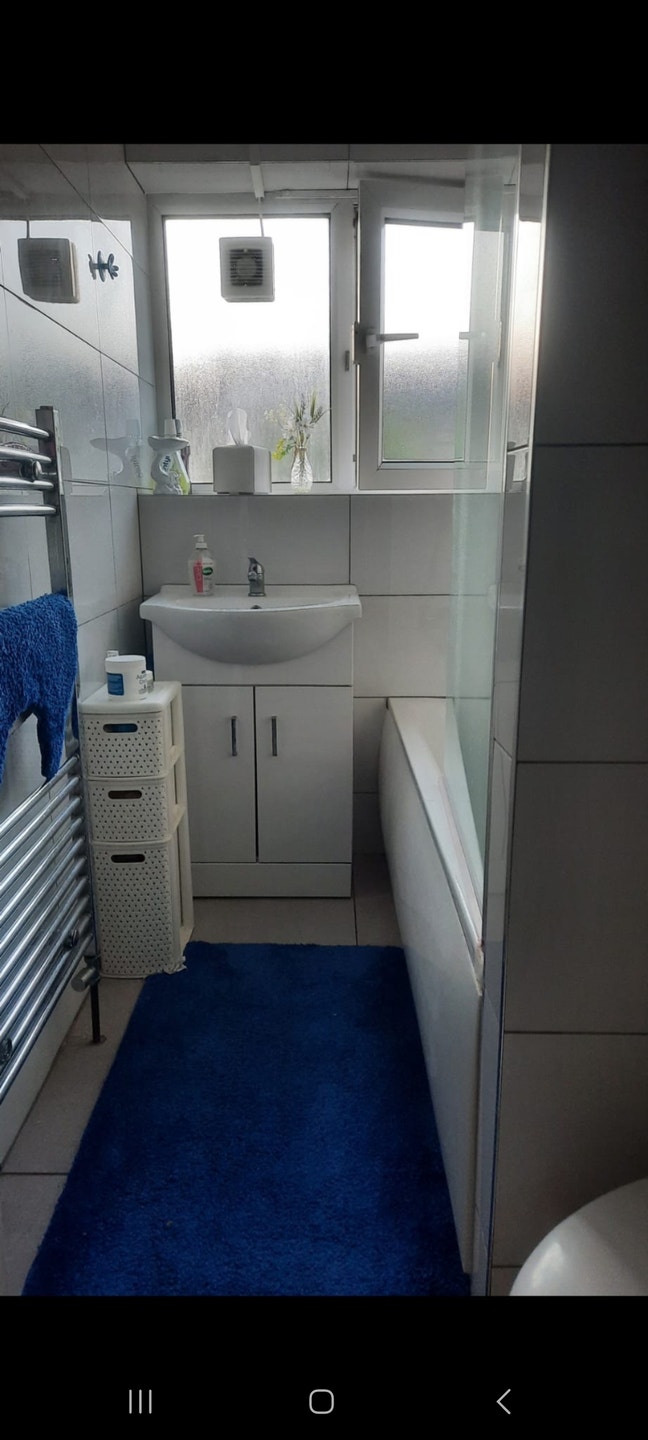 Room for rent near Stratford station in London Main Photo