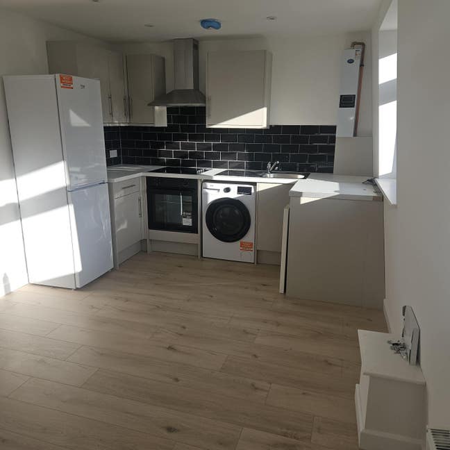 1 Bed with 1 Bathroom  Flat in great  location  Main Photo