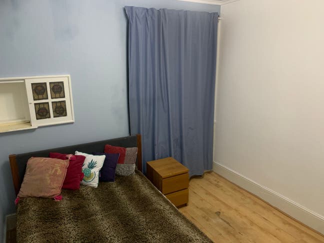 Double Room in Walthamstow (house with livingroom) Main Photo