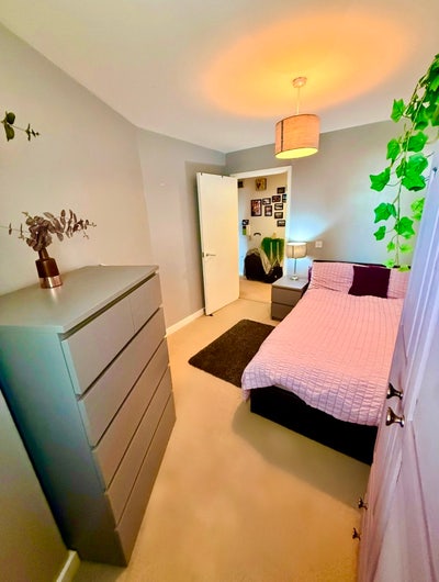 Double Room to Rent in Top Floor Flat Main Photo