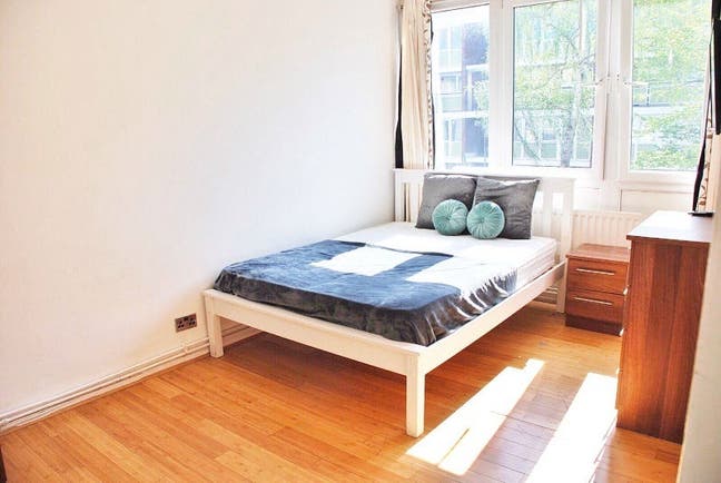 Double room close to Kingston University (44) Main Photo