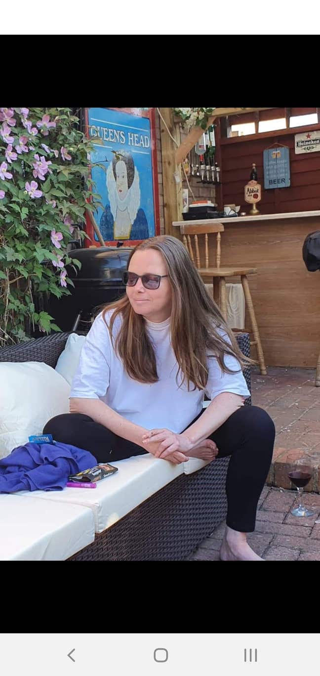 50 y/o woman. Single. Main Photo