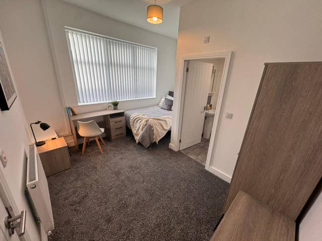 Brand New 5 Bed All En Suite House Share  Main Photo