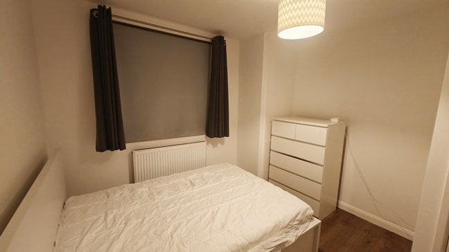  Double room in LGBTQ+ flat (bills included) Main Photo