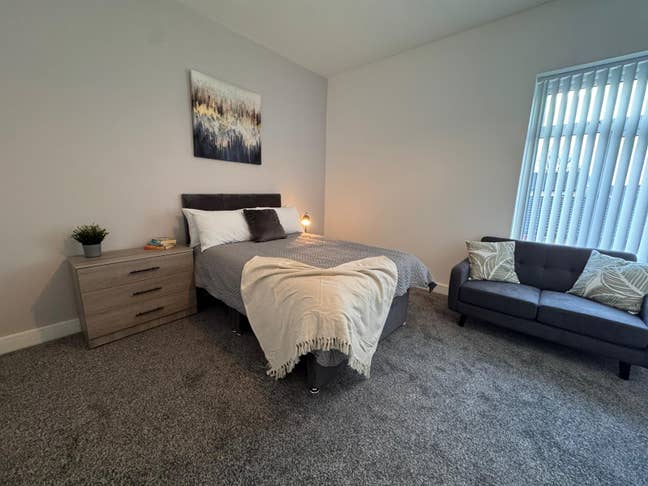 Brand New 5 Bed All En Suite House Share  Main Photo