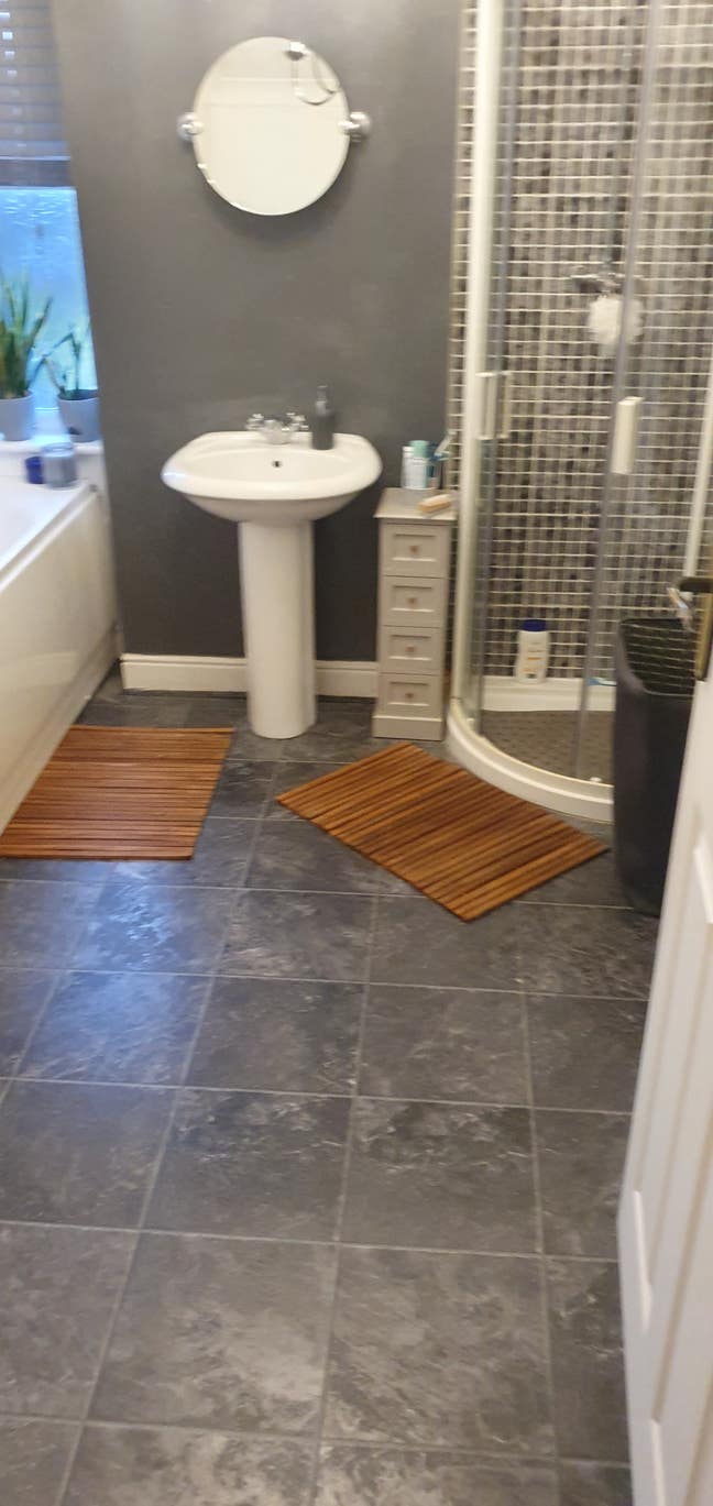 Good size room to rent in Darlaston  Main Photo