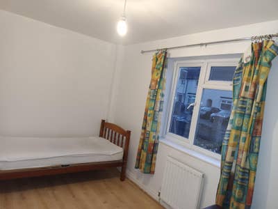 A Good Size Single Room Available in CB5 8Qj Main Photo