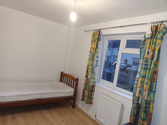 A Good Size Single Room Available in CB5 8Qj Main Photo