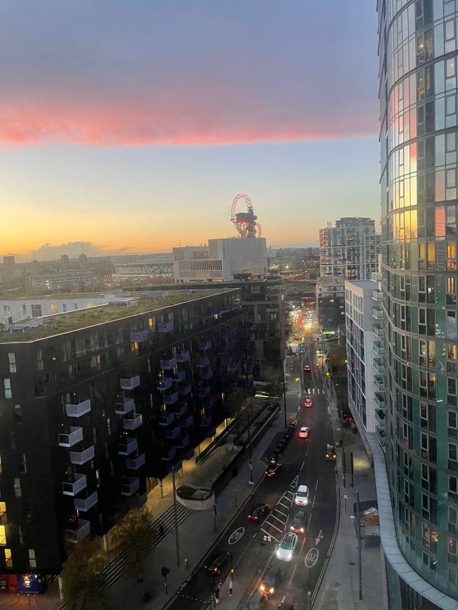 Gorgeous London Flat on Floor 12 Main Photo