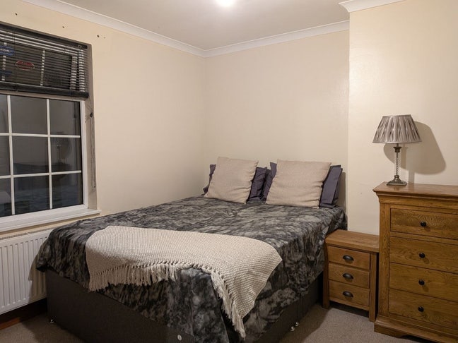 Large double room in the center of Braunton Main Photo