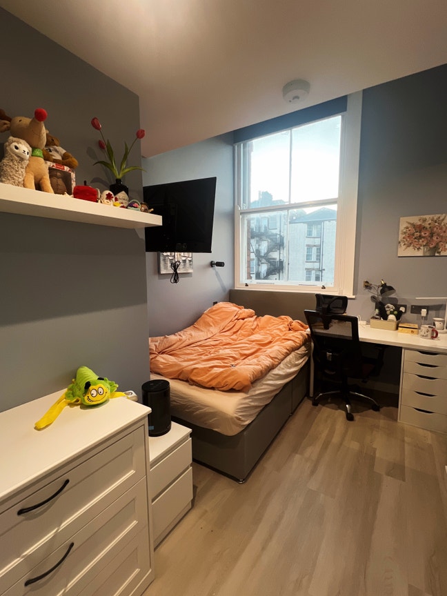 Modern studio – Nottingham City Centre Main Photo