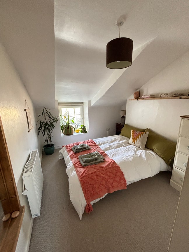 Cosy Two-Bed Girly Cottage in Quiet VIllage Main Photo