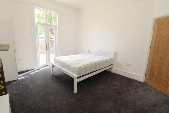 2 Rooms in Ealing Common/2mins walk to Piccadilly Main Photo