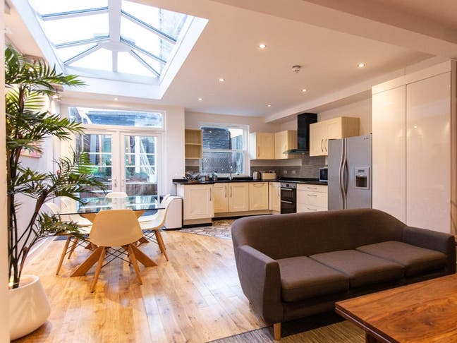 2 rooms with own bathroom in Norwood junction SE25 Main Photo