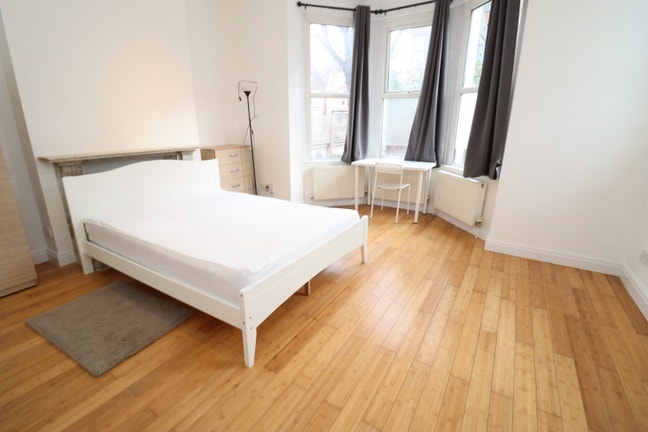 3 Rooms Only Few Minutes from the Station- January Main Photo