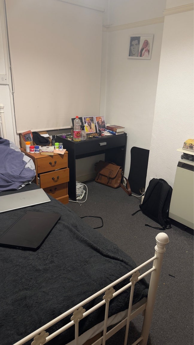 Single Room Main Photo