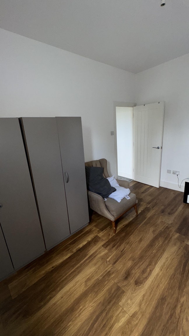 Large room for rent  Main Photo