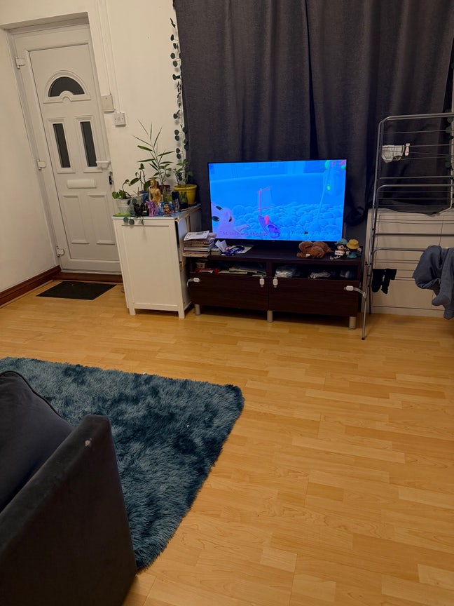 Room available - Immediate move Main Photo