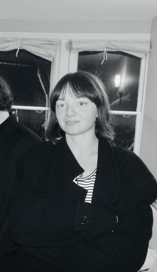 creative female looking to rent or buddy up! Main Photo