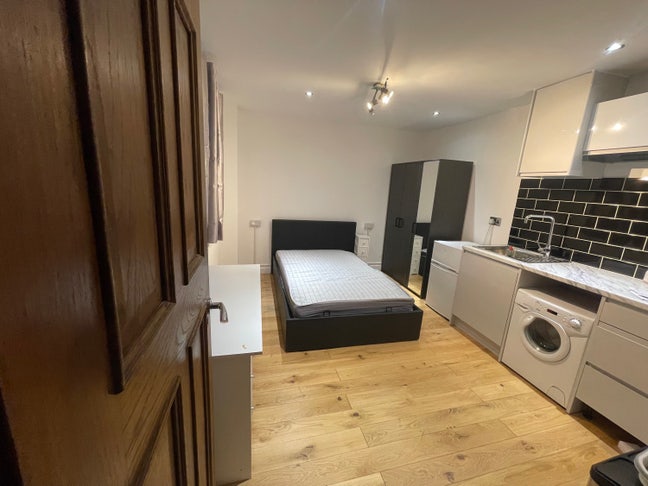 Studio flat  Main Photo