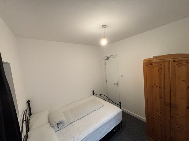 Double room available in town centre  Main Photo